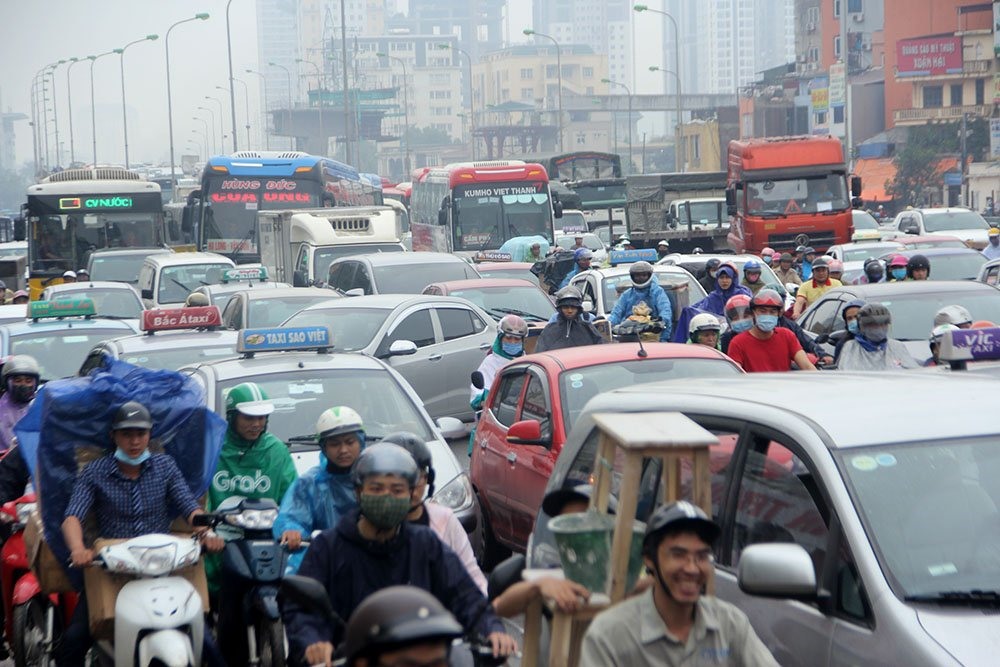 tranh thu dip nghi le xe khach tang gia nhoi khach