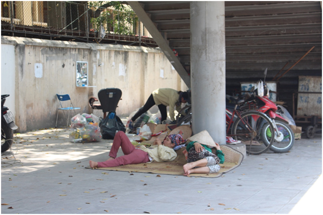 anh day la cach vuot qua ngay nang oi nong o ha noi khi ra pho