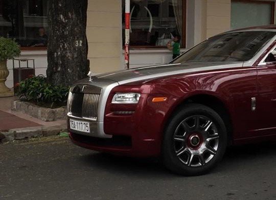 dai gia hue choi rolls royce ghost bien ngu quy 1 hon 11 ty dong