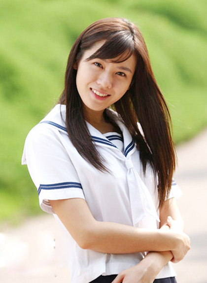 ngoai hinh thuo moi vao nghe cua chi dep son ye jin