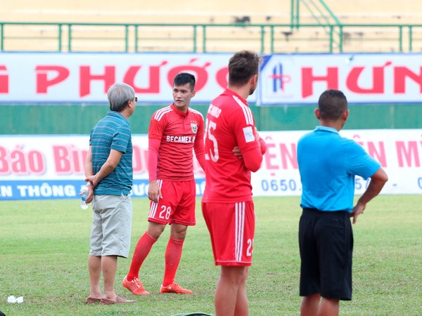 cong vinh cai nhau voi hlv le thuy hai bo khong phai thang dan ong