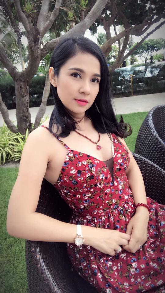 ngo ngang viet trinh khoe anh ngay nho trong men li nhu con trai