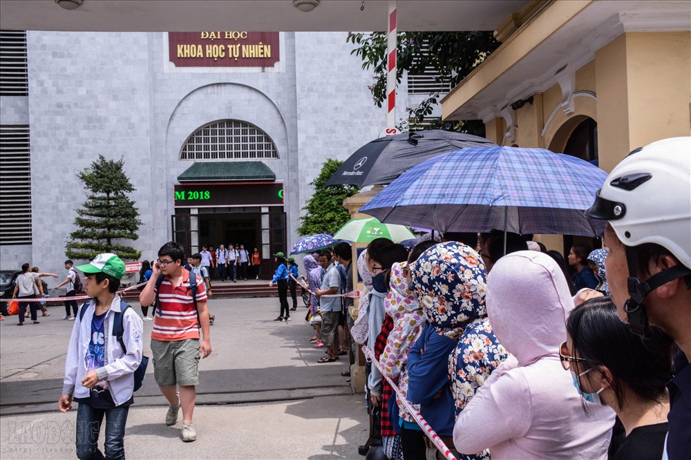 phu huynh cho con thi duong ha noi tac khong loi thoat