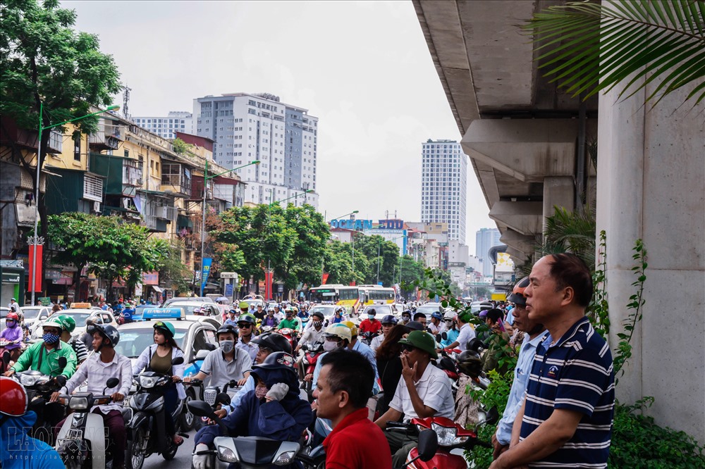 phu huynh cho con thi duong ha noi tac khong loi thoat