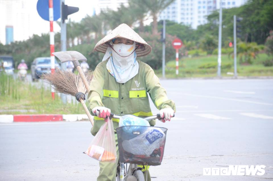 anh dan lao dong vat va muu sinh trong chao lua ha noi