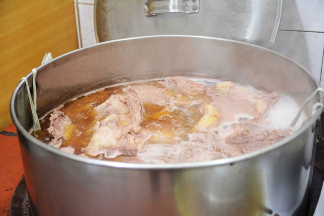 hang pho nua the ky dun bang cui va chuyen cho becgie chi an pho trong to