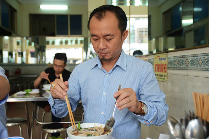 hang pho nua the ky dun bang cui va chuyen cho becgie chi an pho trong to