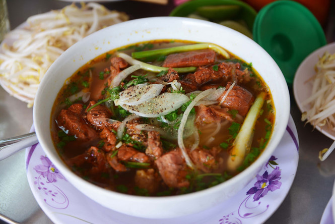 hang pho nua the ky dun bang cui va chuyen cho becgie chi an pho trong to