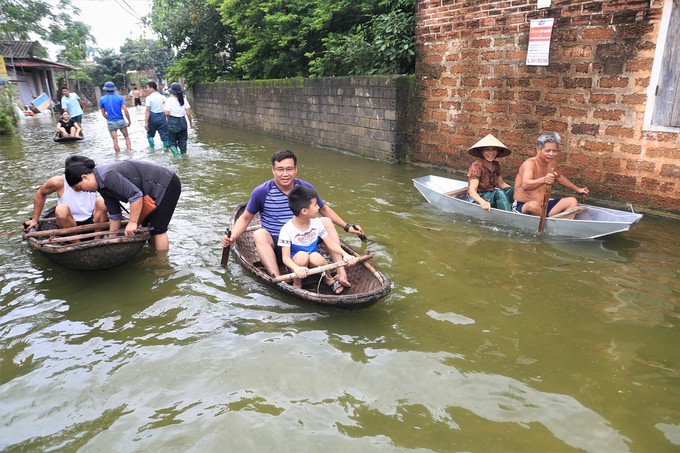 bien rac bua vay nguoi dan vung lu ha noi