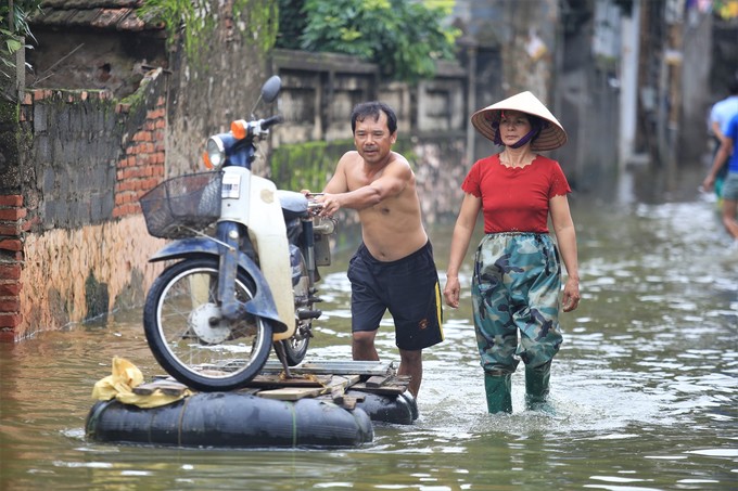 bien rac bua vay nguoi dan vung lu ha noi