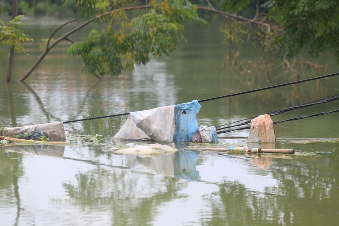 bien rac bua vay nguoi dan vung lu ha noi