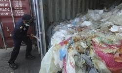 indonesia tra lai hon 200 container rac