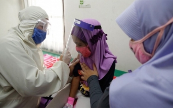 Các nước Đông Nam Á tăng tốc chương trình tiêm vắc xin ngừa Covid-19