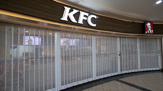 KFC bỏ slogan quen thuộc 'vị ngon trên từng ngón tay' vì không phù hợp với tình hình dịch COVID-19 - Ảnh 3