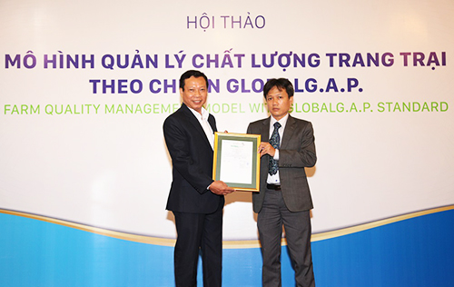 viet nam co trang trai nuoi heo dau tien dat chuan globalgap