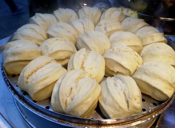 ong lao ban man thau gia 0 dong suot 3 nam va ly do khien moi nguoi roi nuoc mat