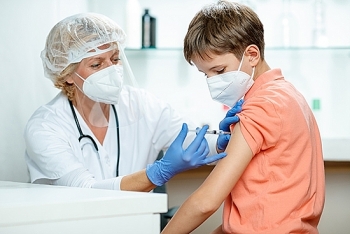 Tháng 11 tổ chức tiêm vaccine cho trẻ 12-17 trên toàn quốc