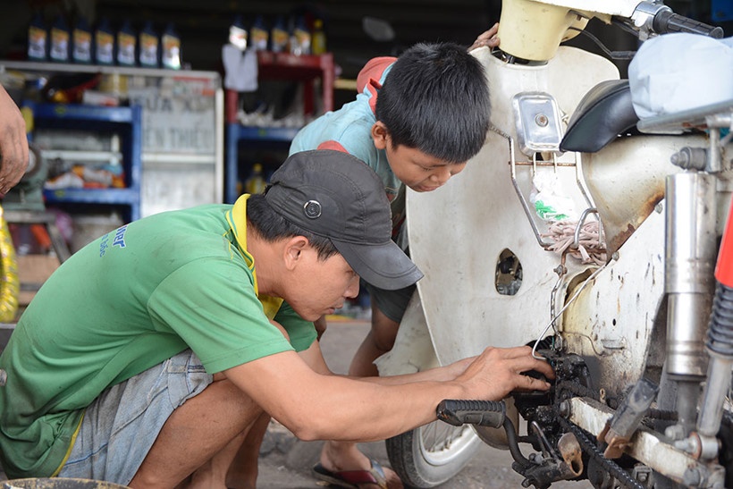 tho sua xe 12 tuoi va uoc mo danh tien den truong hu gi cung sua duoc