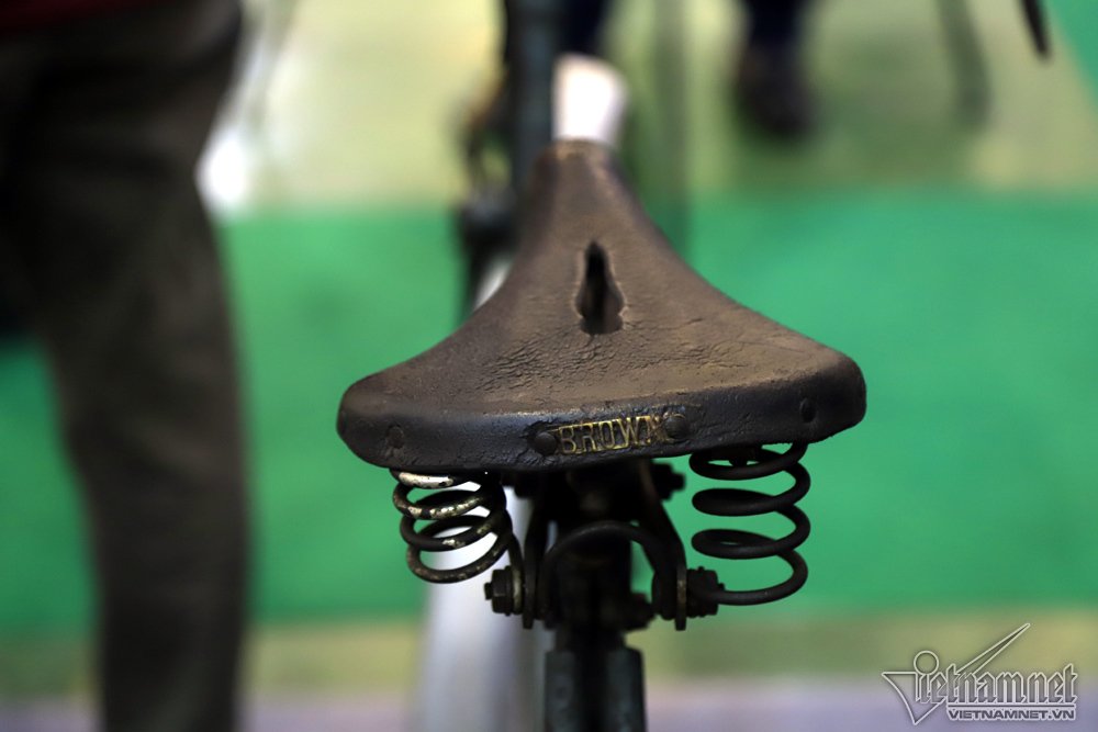 ngo ngang xe dap 100 tuoi dat ngang xe hop