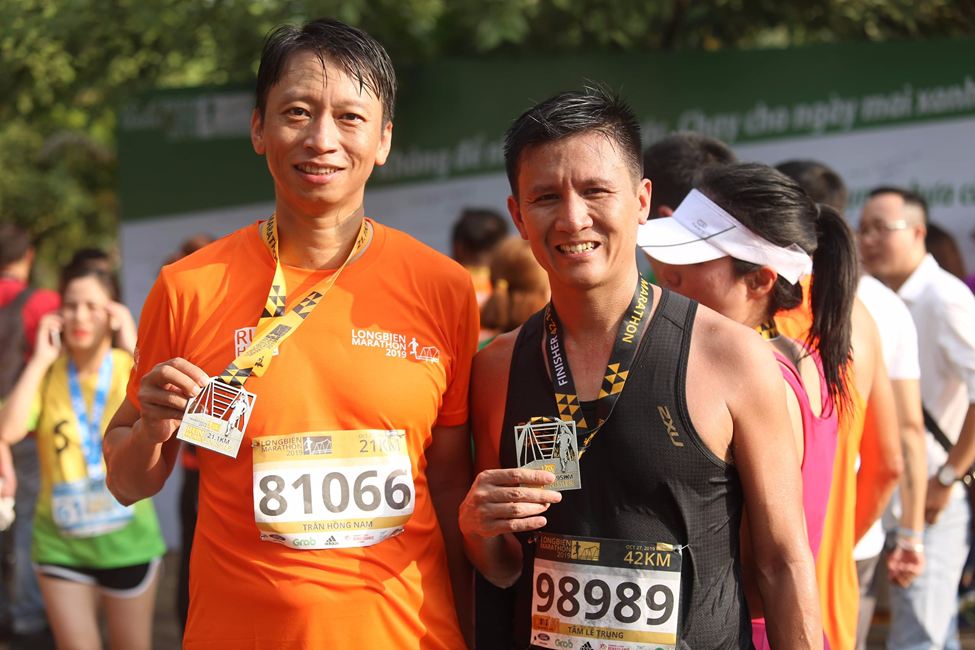 cac vdv chay pvep tham gia chinh phuc longbien marathon 2019