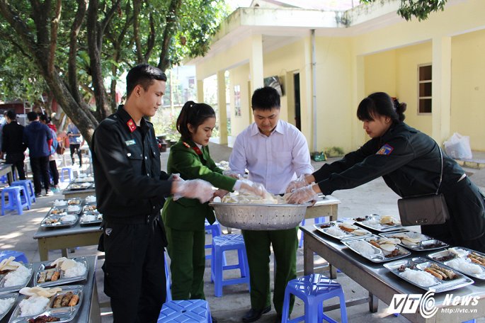 chien sy canh sat co dong ha noi mang yeu thuong den voi so phan thiet thoi