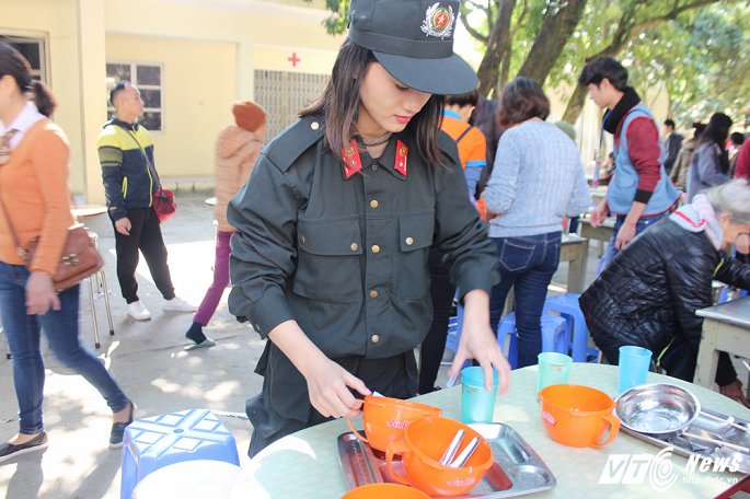 chien sy canh sat co dong ha noi mang yeu thuong den voi so phan thiet thoi