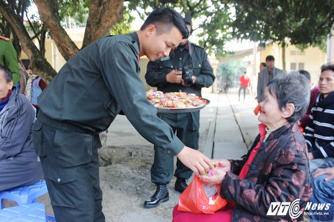 chien sy canh sat co dong ha noi mang yeu thuong den voi so phan thiet thoi