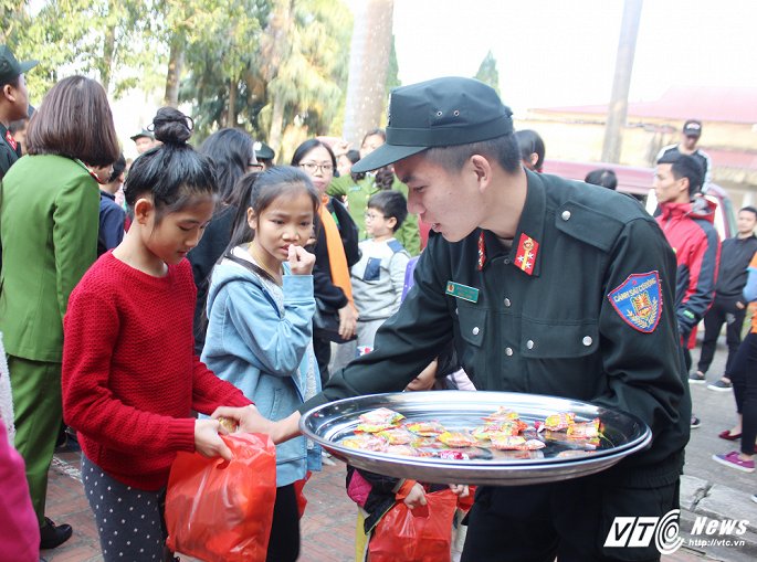 chien sy canh sat co dong ha noi mang yeu thuong den voi so phan thiet thoi