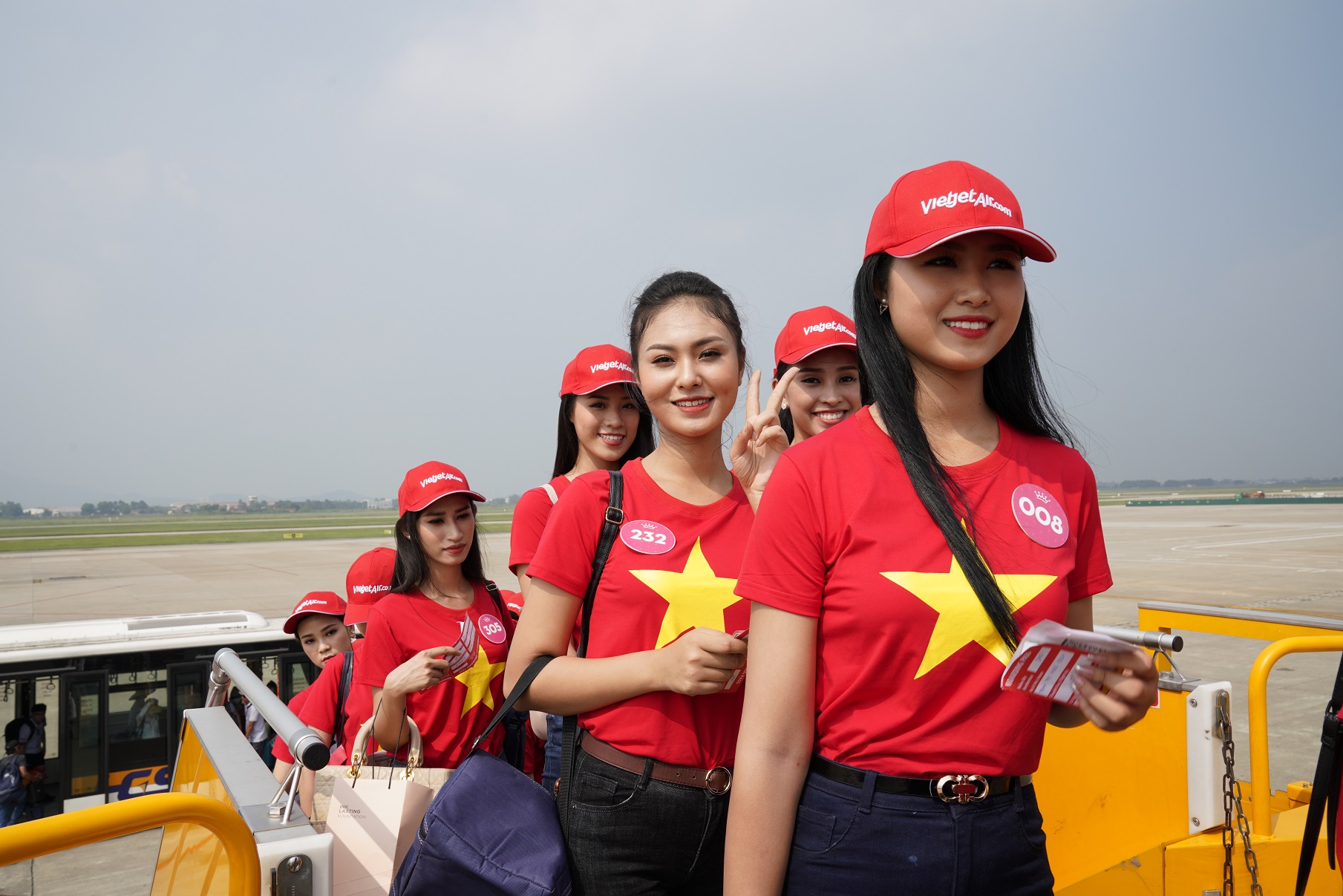 bay vietjet top 43 hoa hau viet nam ruc ro thu hut hang trieu hanh khach