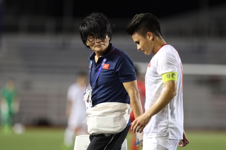 Bác sĩ Choi Ju-yong chia tay đội tuyển Việt Nam - 1