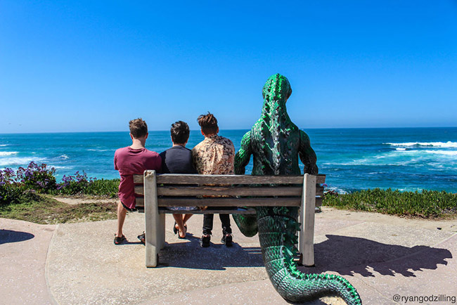 dan khung long di khap the gian chang trai khien cong dong mang sot xinh xich