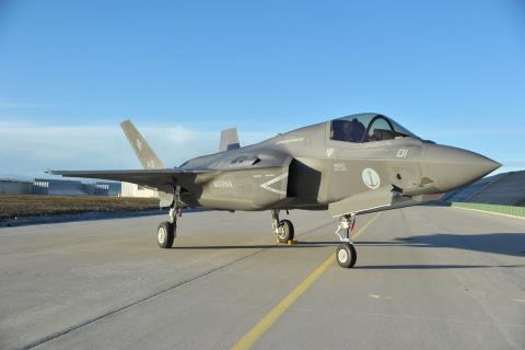 my kiem duoc bao nhieu tu hop dong ban f 35 cho italia