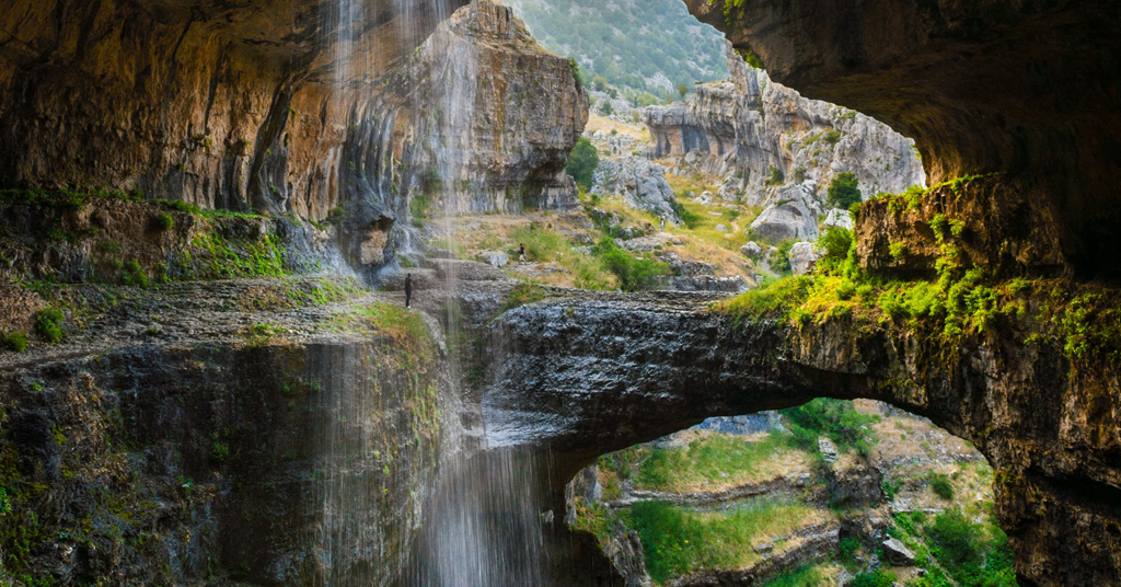 viet nam cung lot top nhung hang dong an tuong nhu cong noi thien duong