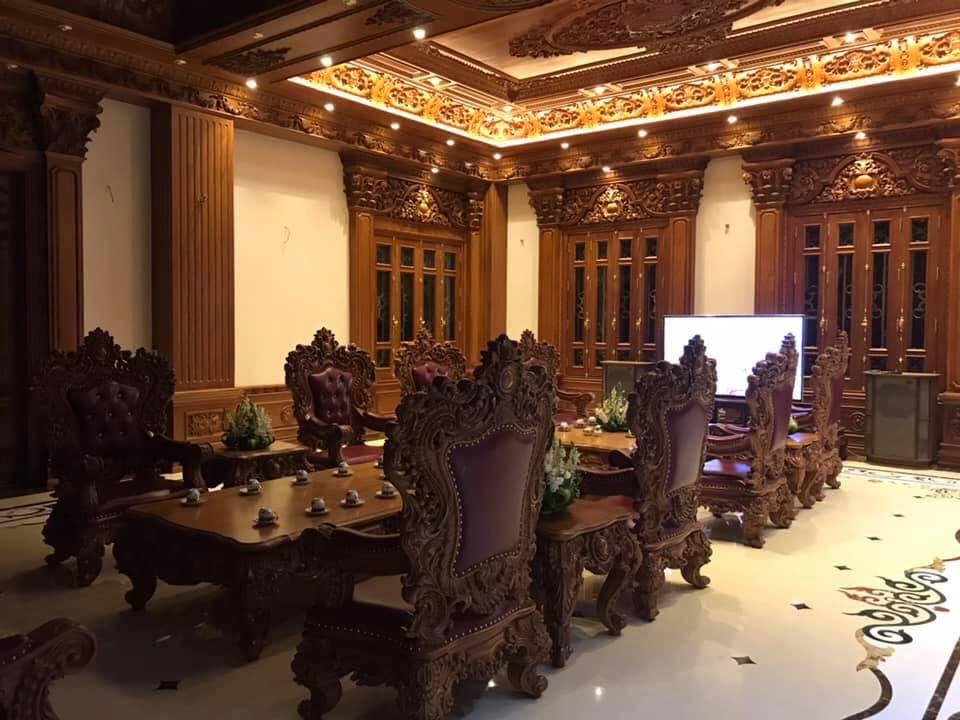 choang ngop voi ngoi biet thu cua gia dinh trong dam cuoi 200 cay vang o nam dinh