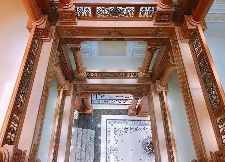 choang ngop voi ngoi biet thu cua gia dinh trong dam cuoi 200 cay vang o nam dinh