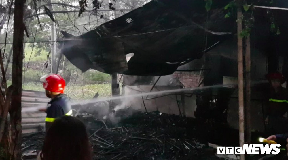 can nha trong khu giai tri o tphcm chay ngun ngut cot khoi cao hang chuc met