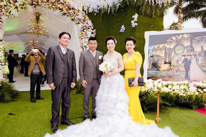 co dau trong dam cuoi tien ty tai nam dinh tiet lo bat ngo ve nguoi me u50
