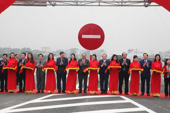 thu tuong phat lenh thong xe cau hung ha gan 3000 ti dong