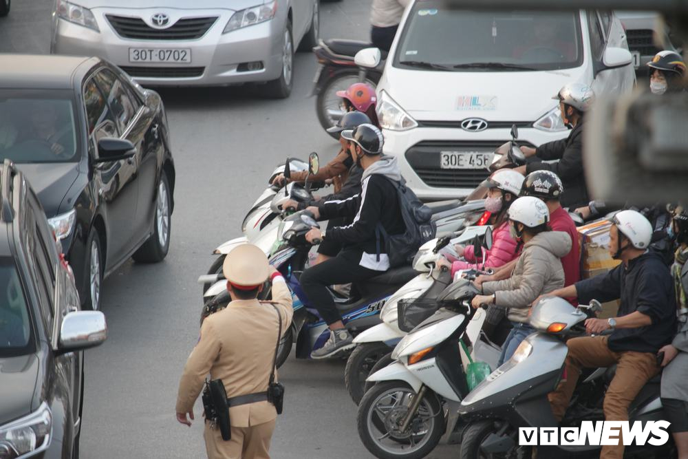 anh can tet nguyen dan ha noi un tac kinh hoang