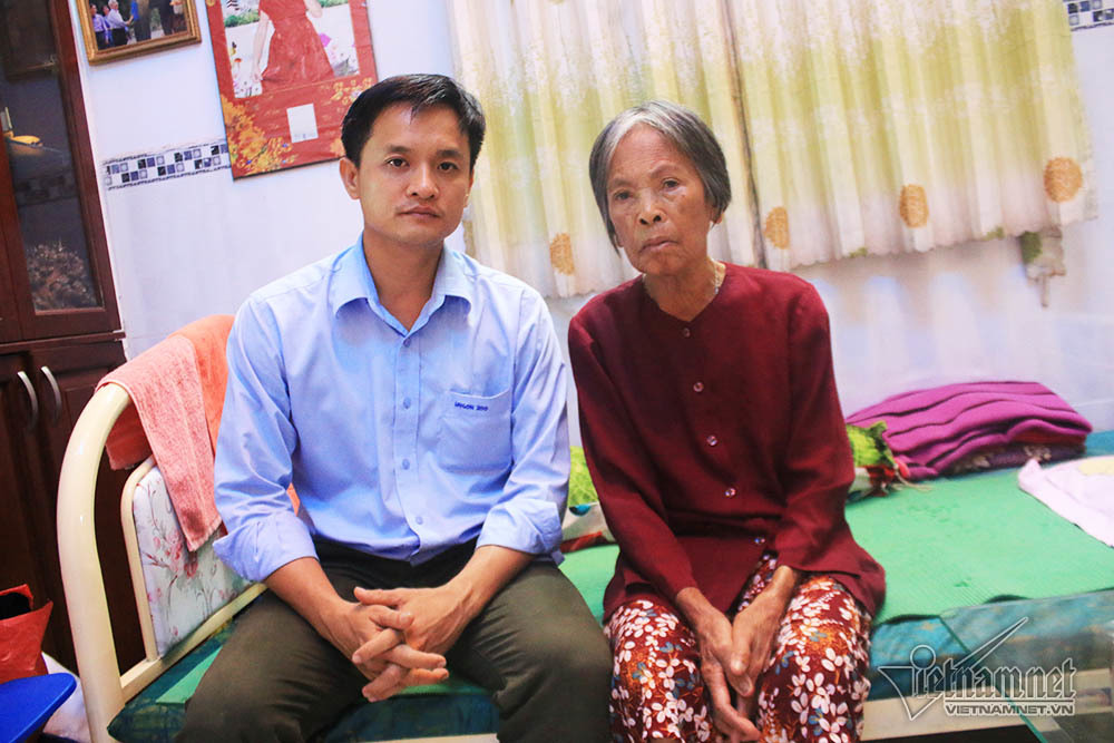 cu ba ngheo ngat xiu va hanh dong dac biet cua chang trai sai gon