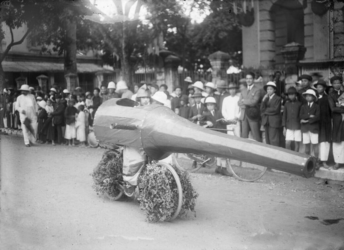 anh la ve ngay dinh chien o ha noi nam 1923