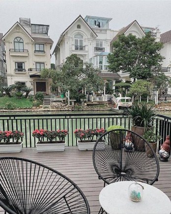 ngam ngoi nha dep khong goc chet cua a hau duong tu anh