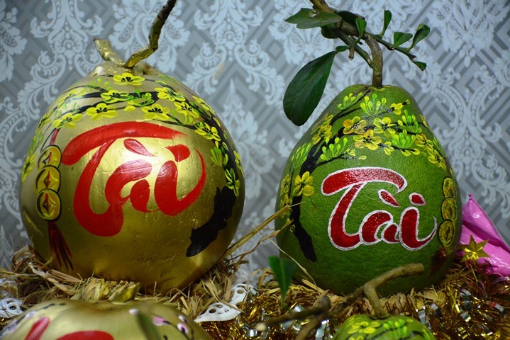 ngo ngang dua buoi len doi hut khach dip tet