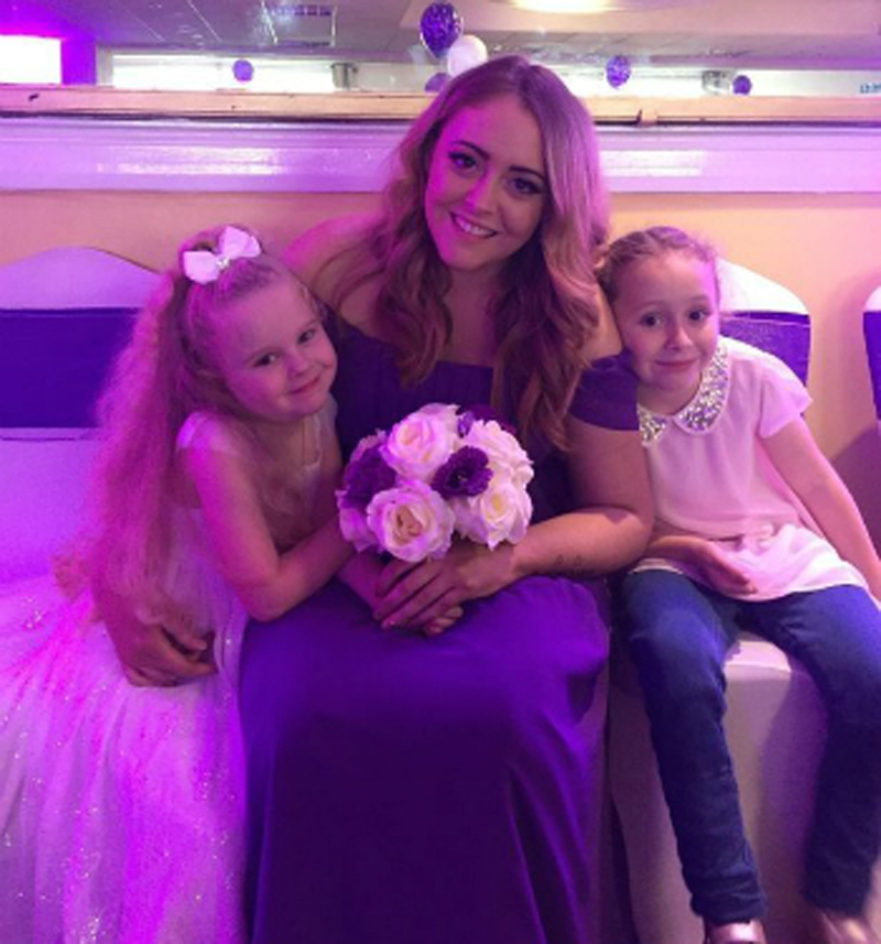 bi bat nat co be anh viet manh giay nhan keu cuu