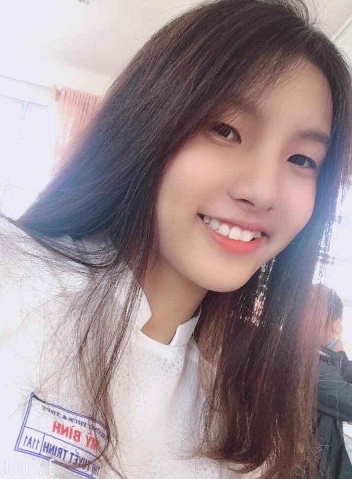 anh nu sinh long an gay bao mang sau buc hinh chup len