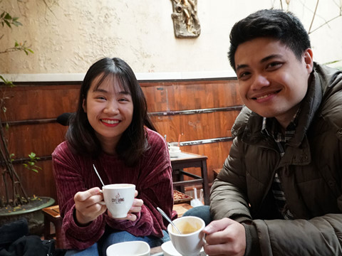 Hội nghị thượng đỉnh: Cà phê trứng Giảng huy động 'cháu, chút chít' phục vụ phóng viên quốc tế hoi nghi thuong dinh ca phe trung giang huy dong chau chut chit phuc vu phong vien quoc te