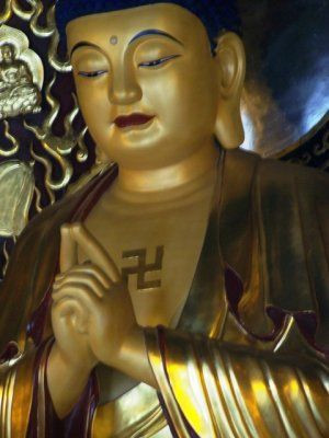 su that it biet ve bieu tuong chu van huyen bi