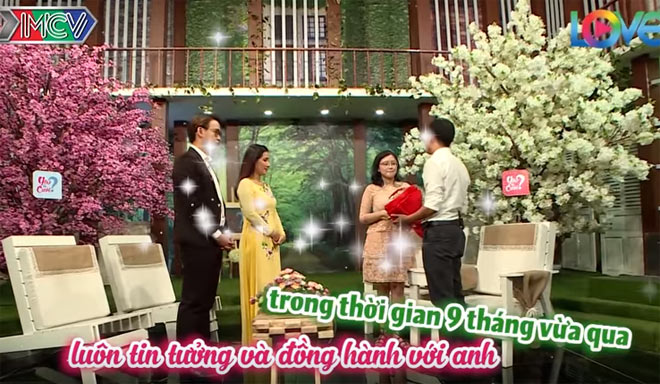 dang anh nguoi yeu moi chang trai bi tinh cu xoi tung phong danh ghen