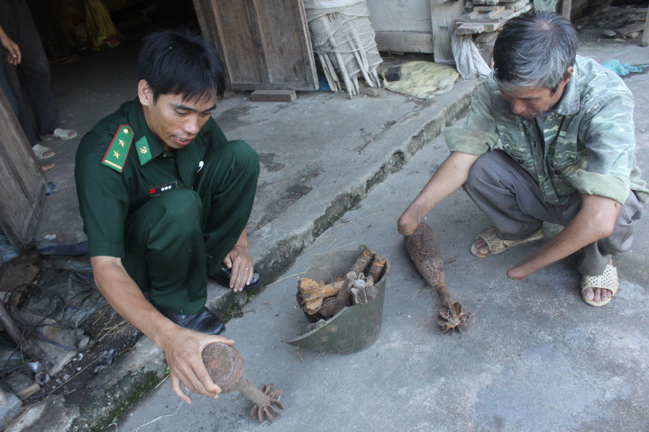 ron nguoi chan treo gac bep cua nguoi mong