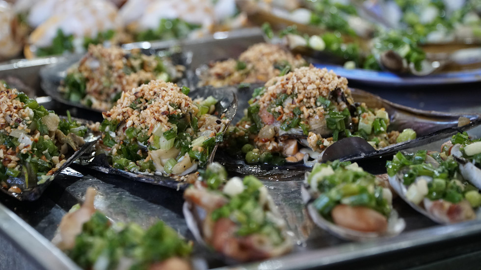 nguoi sai gon lac buoc trong thien duong hai san co khung gia binh dan